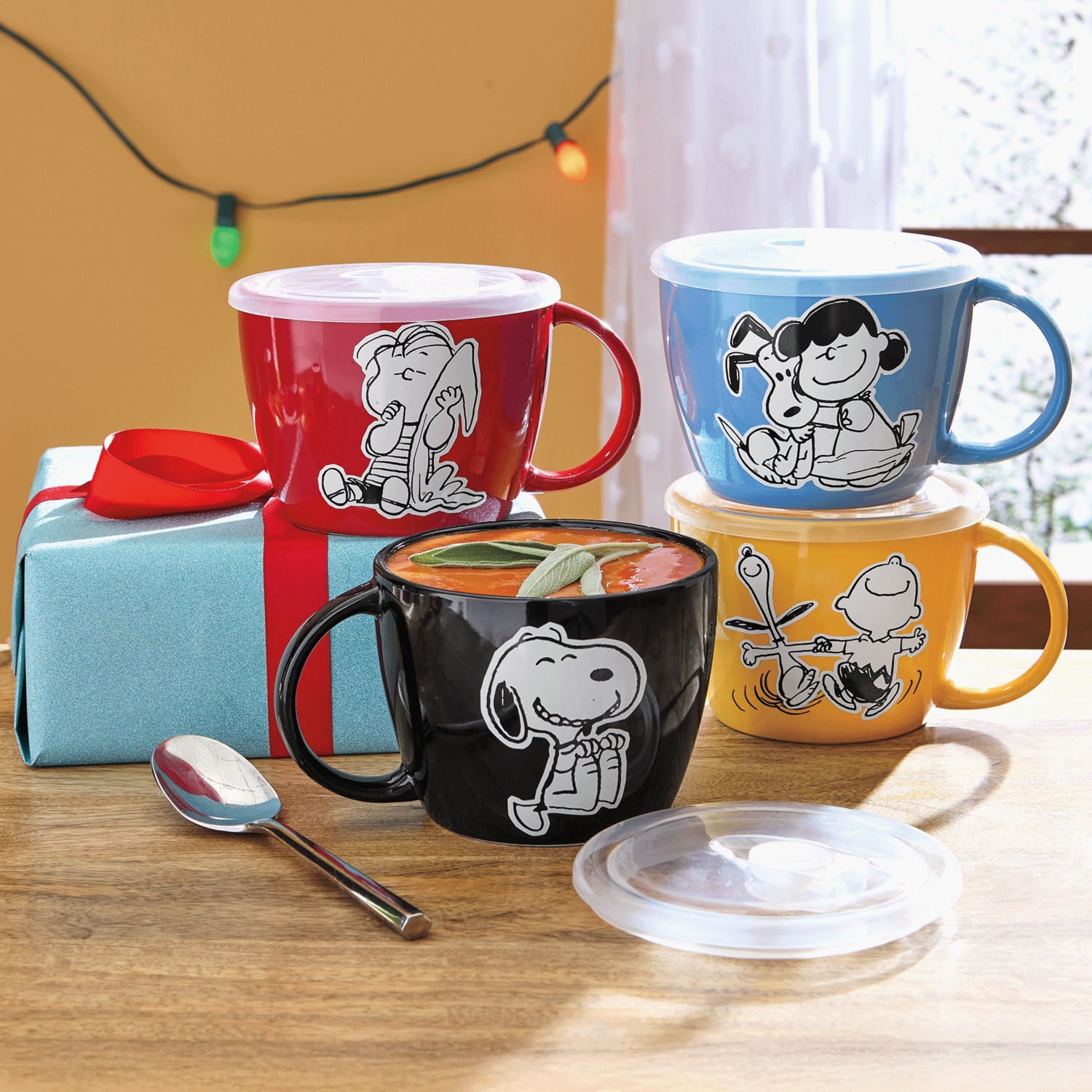 Peanuts Snoopy Pals Soup Mug with Lid | Swiss Colony