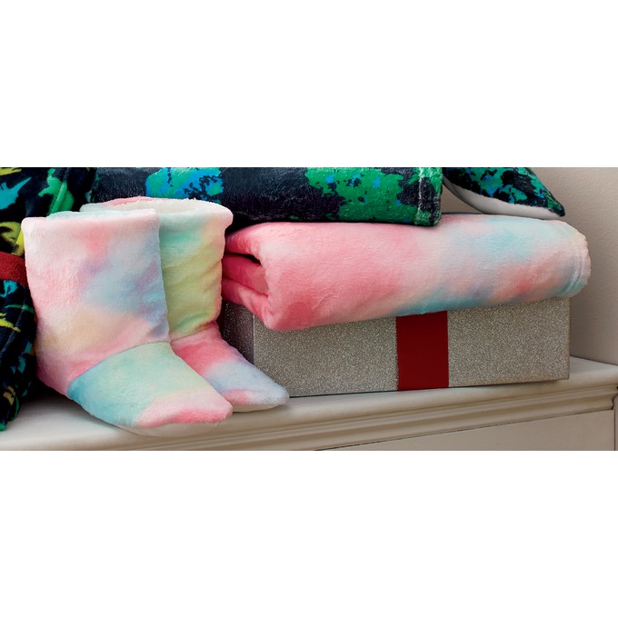 Kids Novelty Throw Blanket Bootie Slipper Gift Set Swiss Colony