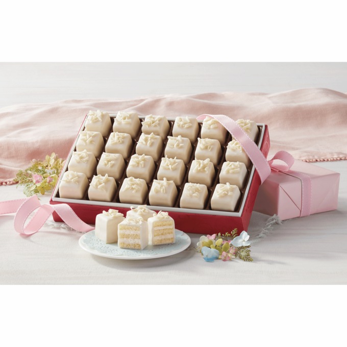 Royal Vanilla Petits Fours, , large