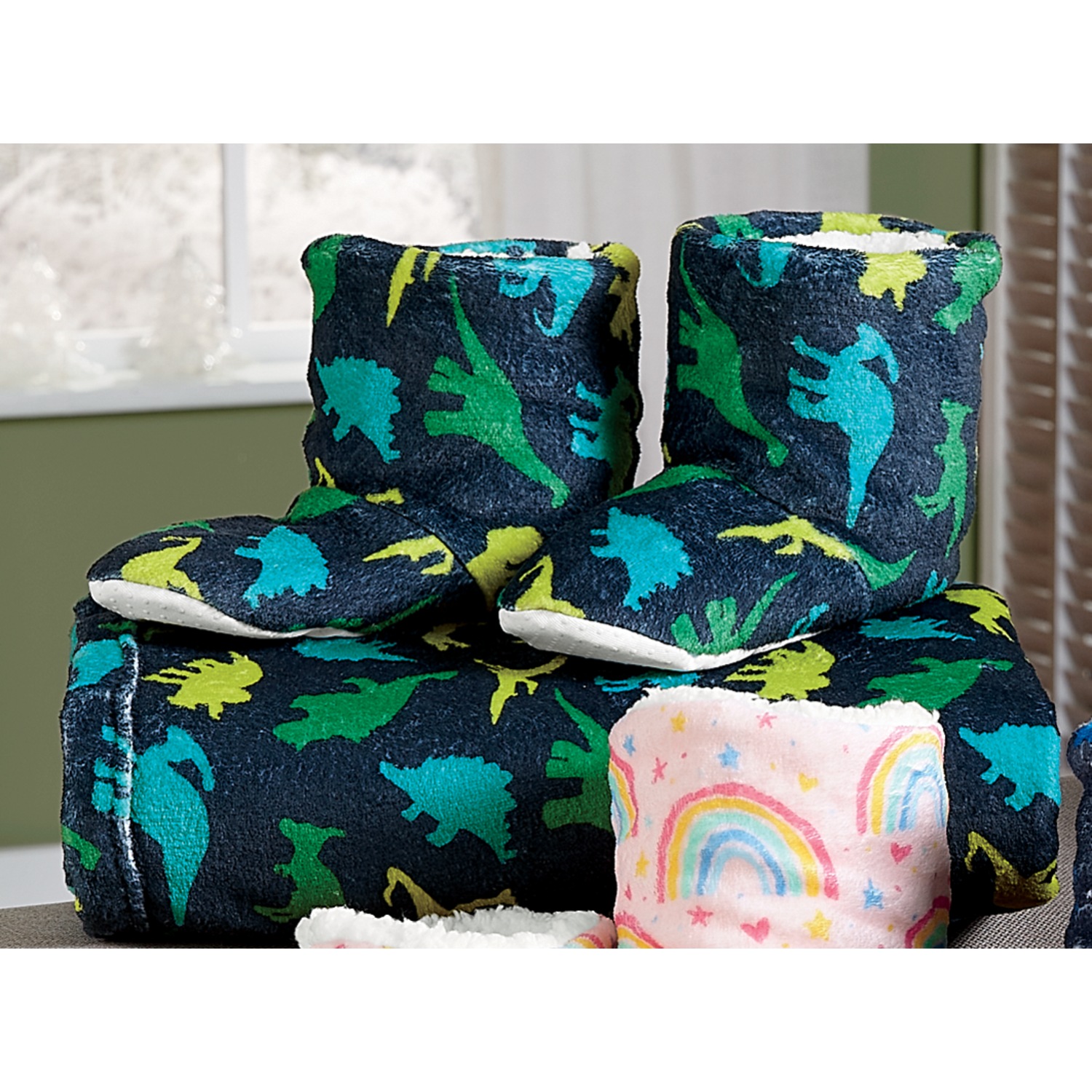Kids Novelty Throw Blanket Bootie Slipper Gift Set