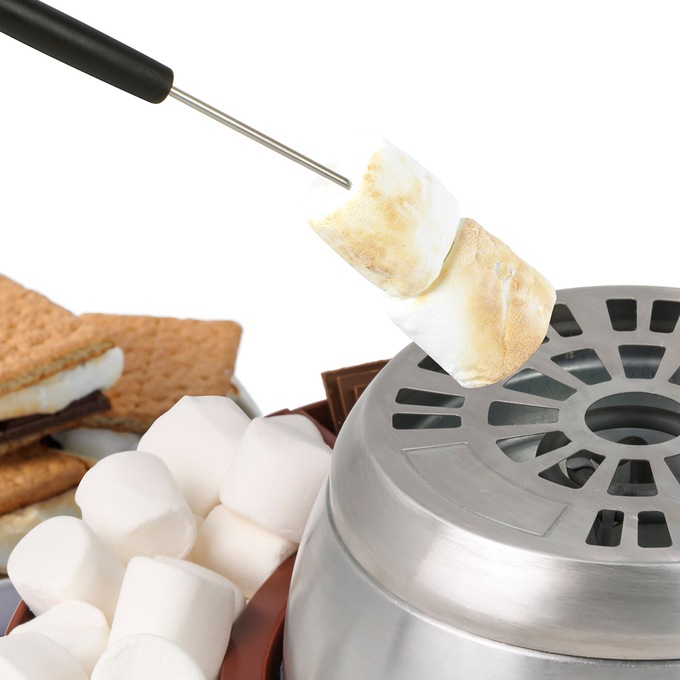 This Electric S'mores Maker Lets You Bring Outdoor Fun Indoors