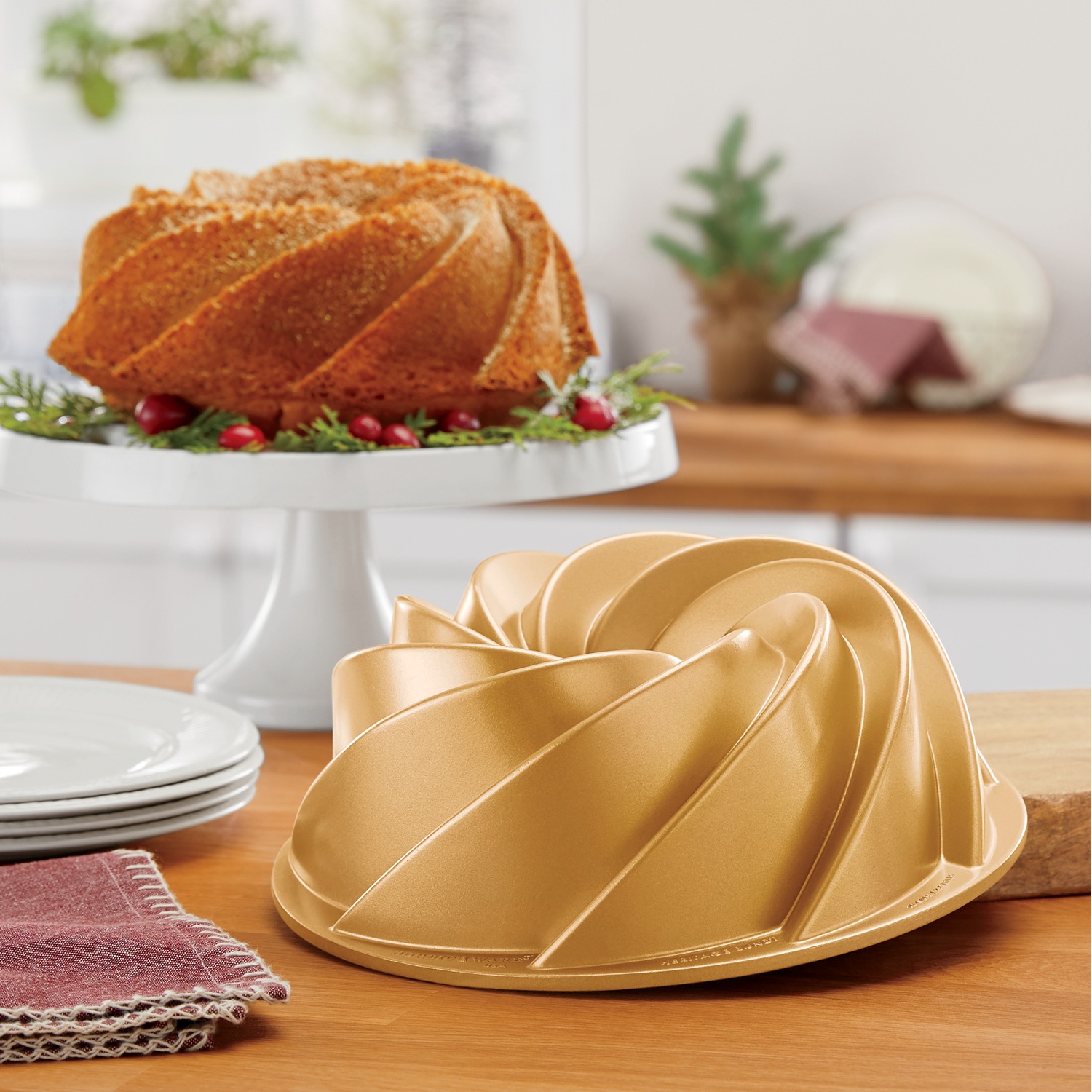 Nordic Ware Heritage Bundt Pan Swiss Colony