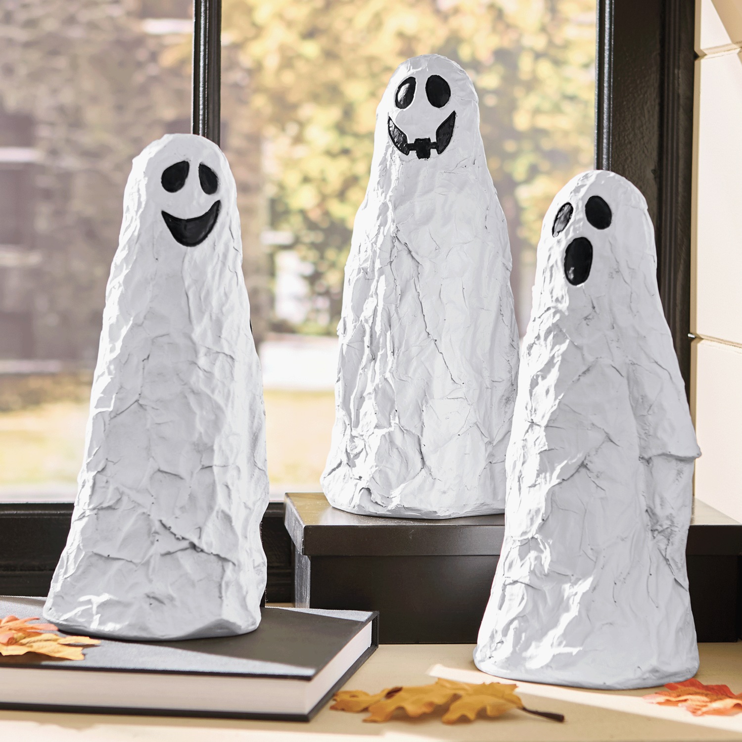 Set of 3 Resin Sheet Ghosts | Swiss Colony