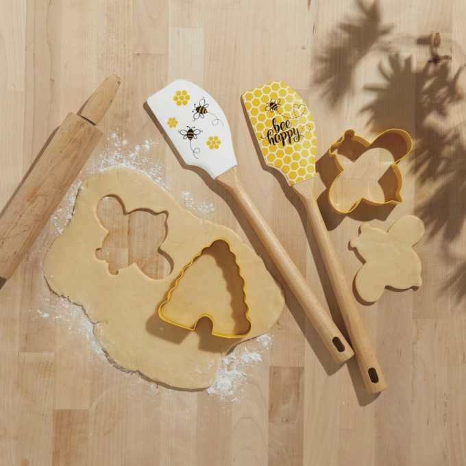 Bee 4-Piece Spatula & Cookie Cutter Set, , large